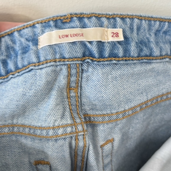 Levi’s Low Loose Light Wash Jeans Size 28 NWOT - Picture 10 of 12